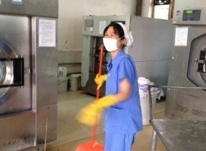 洗衣工人拾金不昧