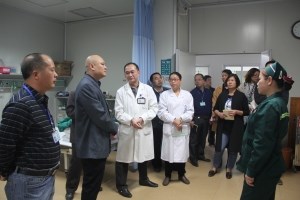 郑达武副院长主持行政查房
