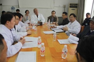符春晖院长主持行政查房