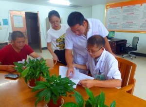 市卫生计生委督导麻风病性病防治工作