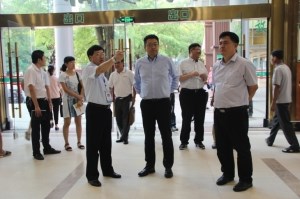 富士康考察组到我院考察