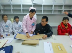 自治区督导组检查我院妇幼健康服务工作