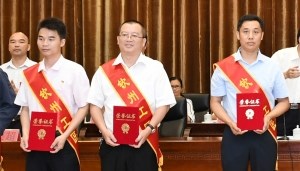 林建军荣获“钦州工匠”殊荣