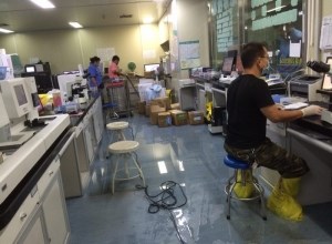 停电记｜医院停电了，后勤人员忙得大汗淋漓，为了患者不出汗