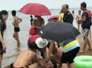 最美医生｜感染科医生韦永孜参与救治溺水群众不留名
