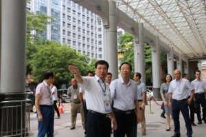 市委常委、组织部部长莫锦荣到我院调研