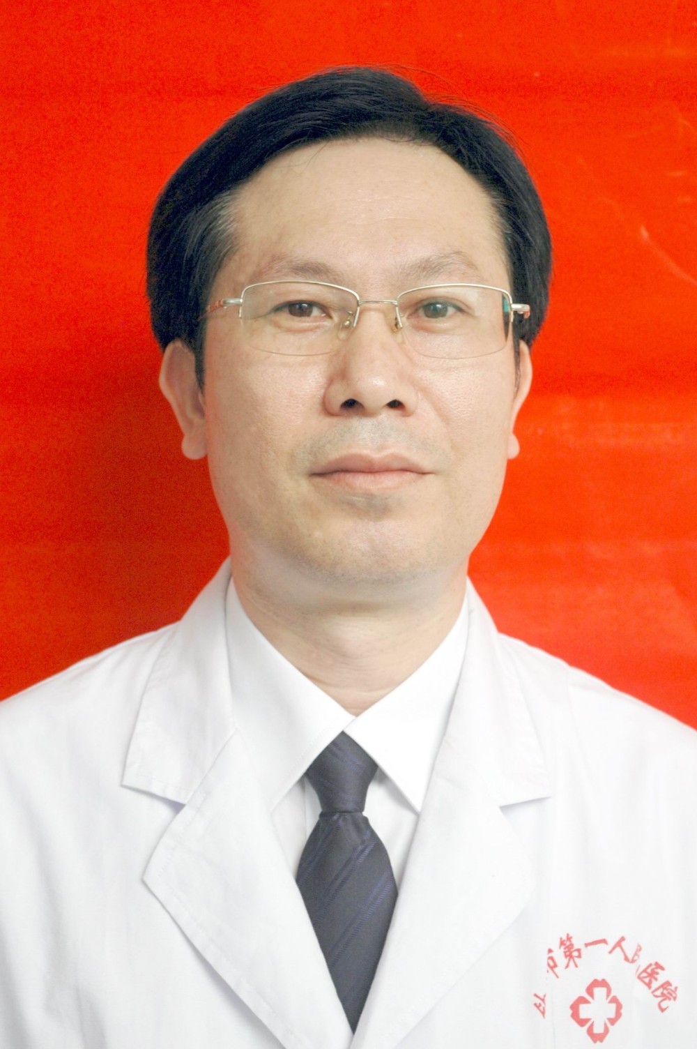 重症医学科中心主任医师、教授 黄克刚