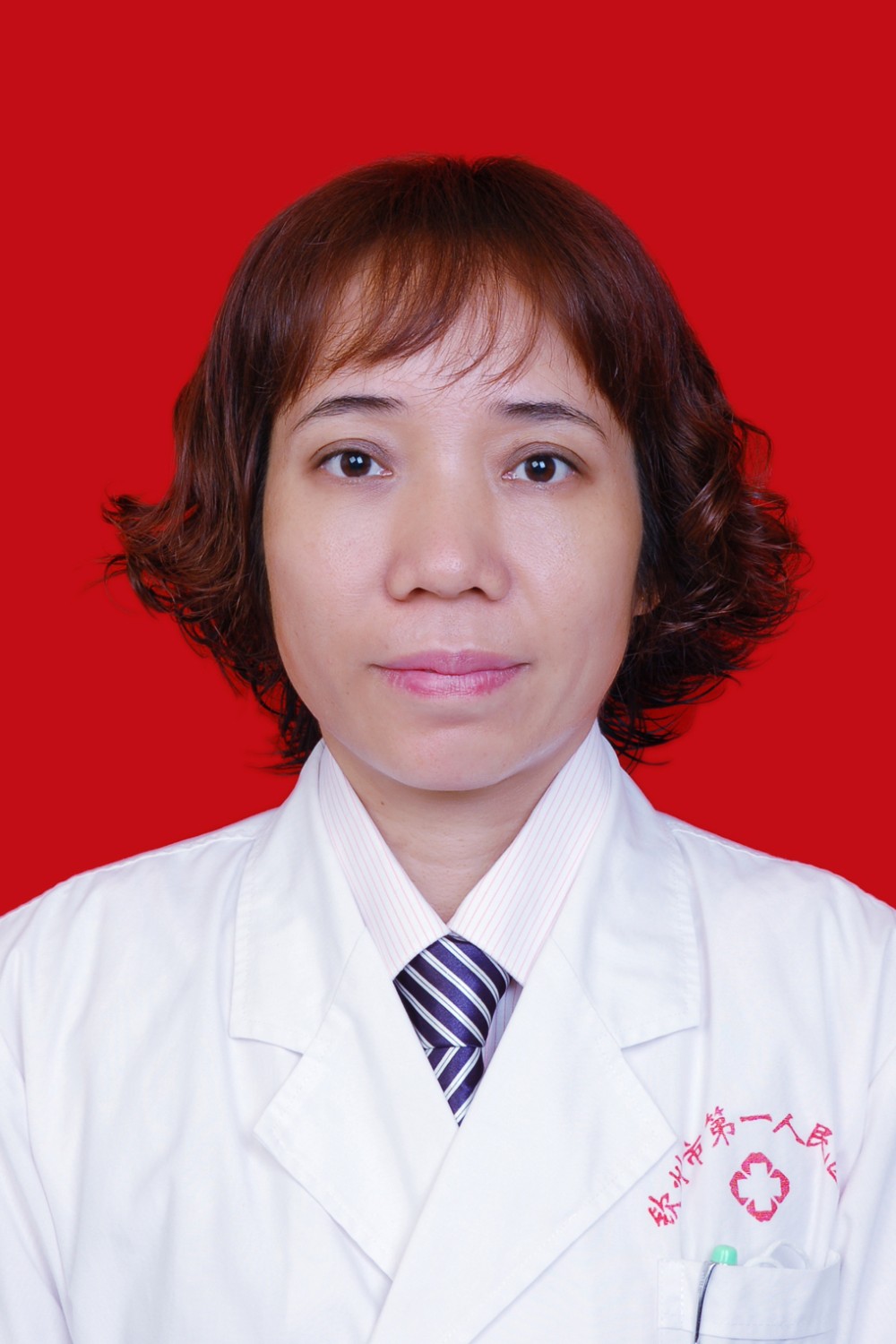 呼吸与危重症医学科一区副主任医师,副教授 邱文燕