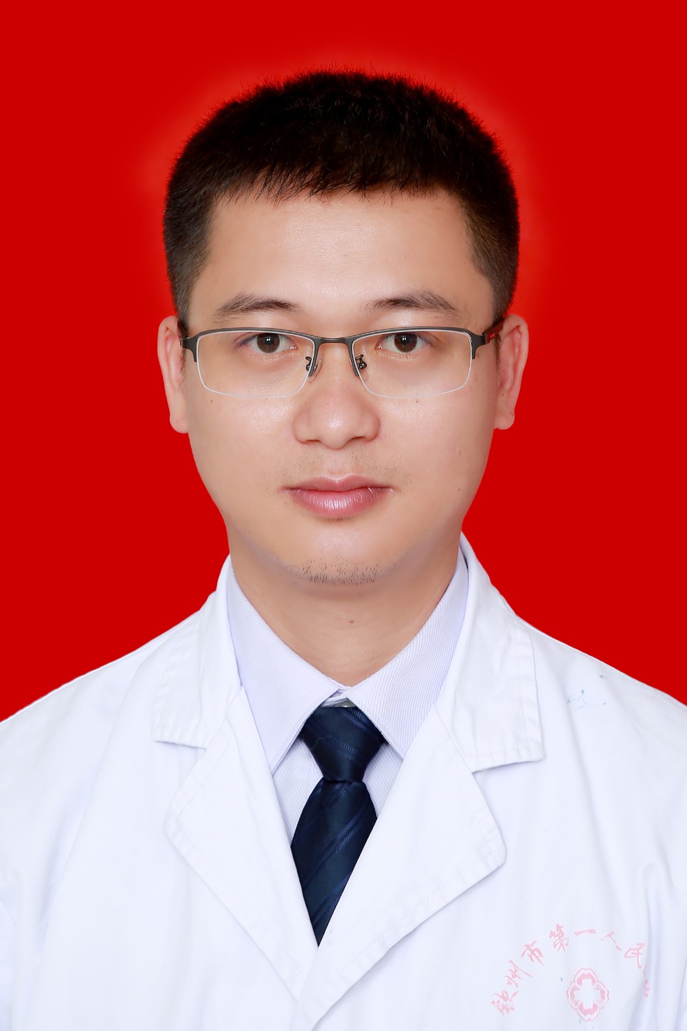 医务部副部长兼任内镜室副主任,消化内科副主任医师 杨新弘