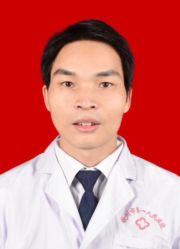 呼吸与危重症医学科一区副主任,内科副主任医师 庞剑锋