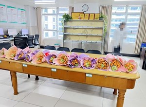情满“三八”，关爱满溢 | 神经内科一区开展国际妇女节慰问活动